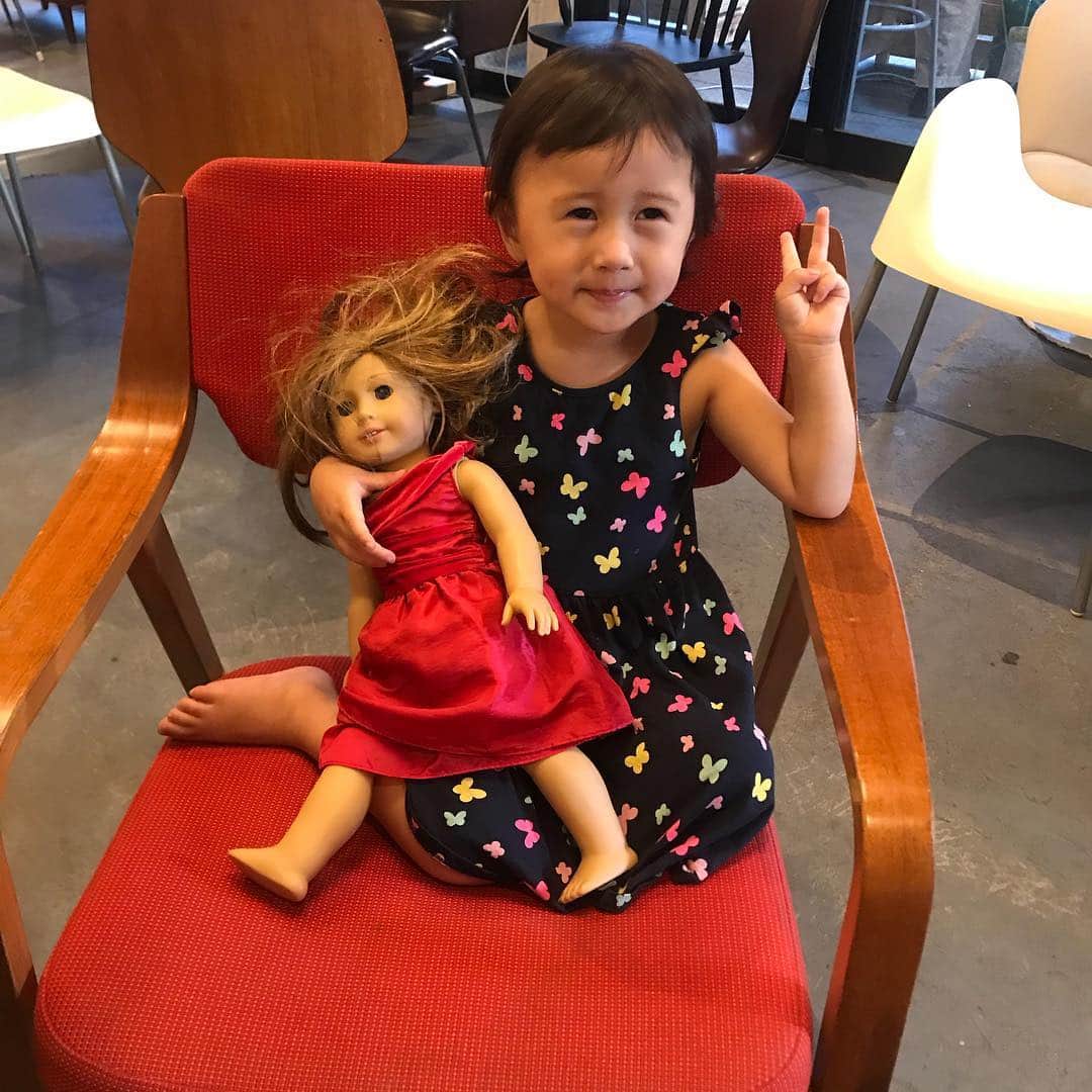 橋本麗香のインスタグラム：「新しいお友達の名前は “あの子”ちゃん だそうです😅 #きゃーちゃん0219」