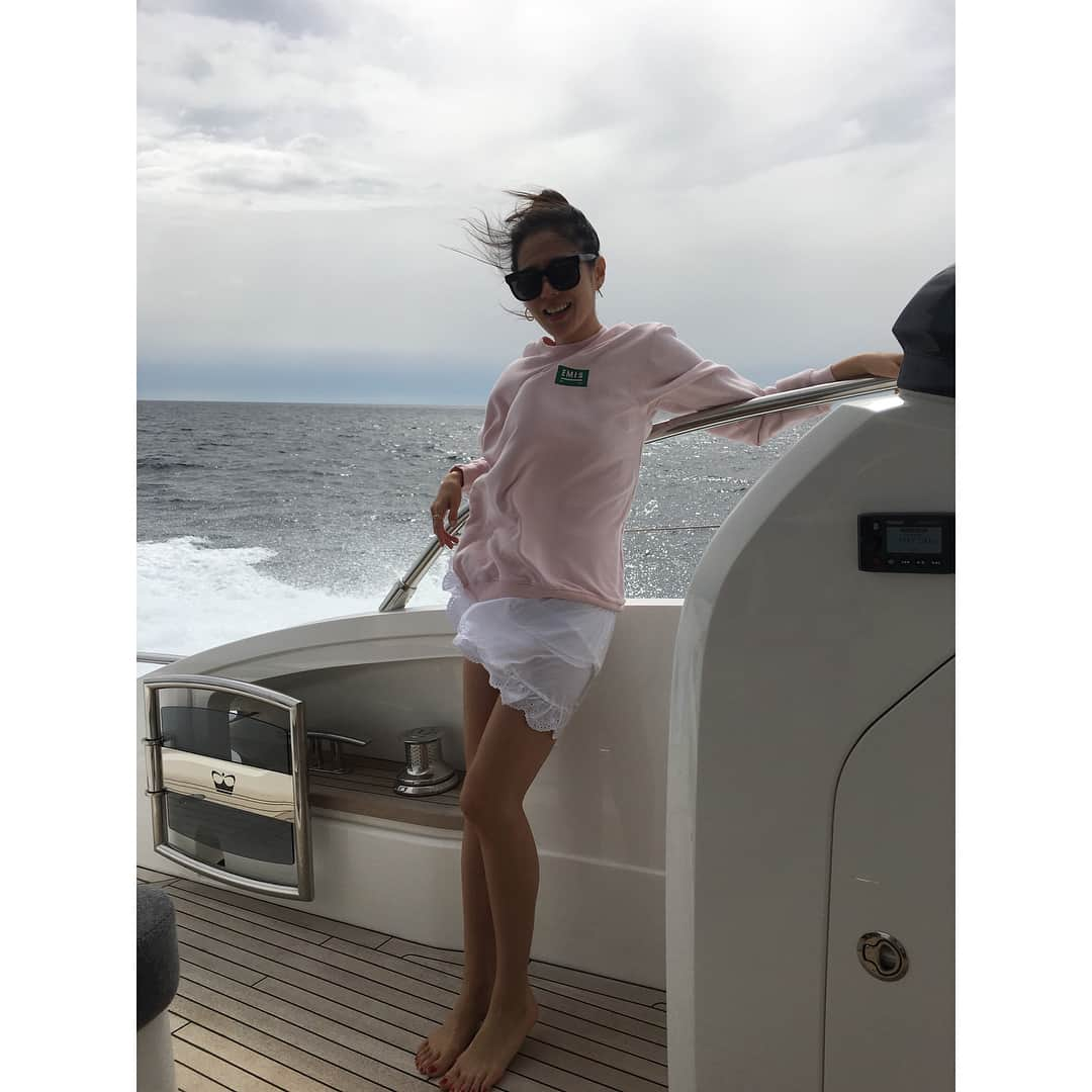 ソン・イェジンさんのインスタグラム写真 - (ソン・イェジンInstagram)「🛥」6月29日 13時10分 - yejinhand