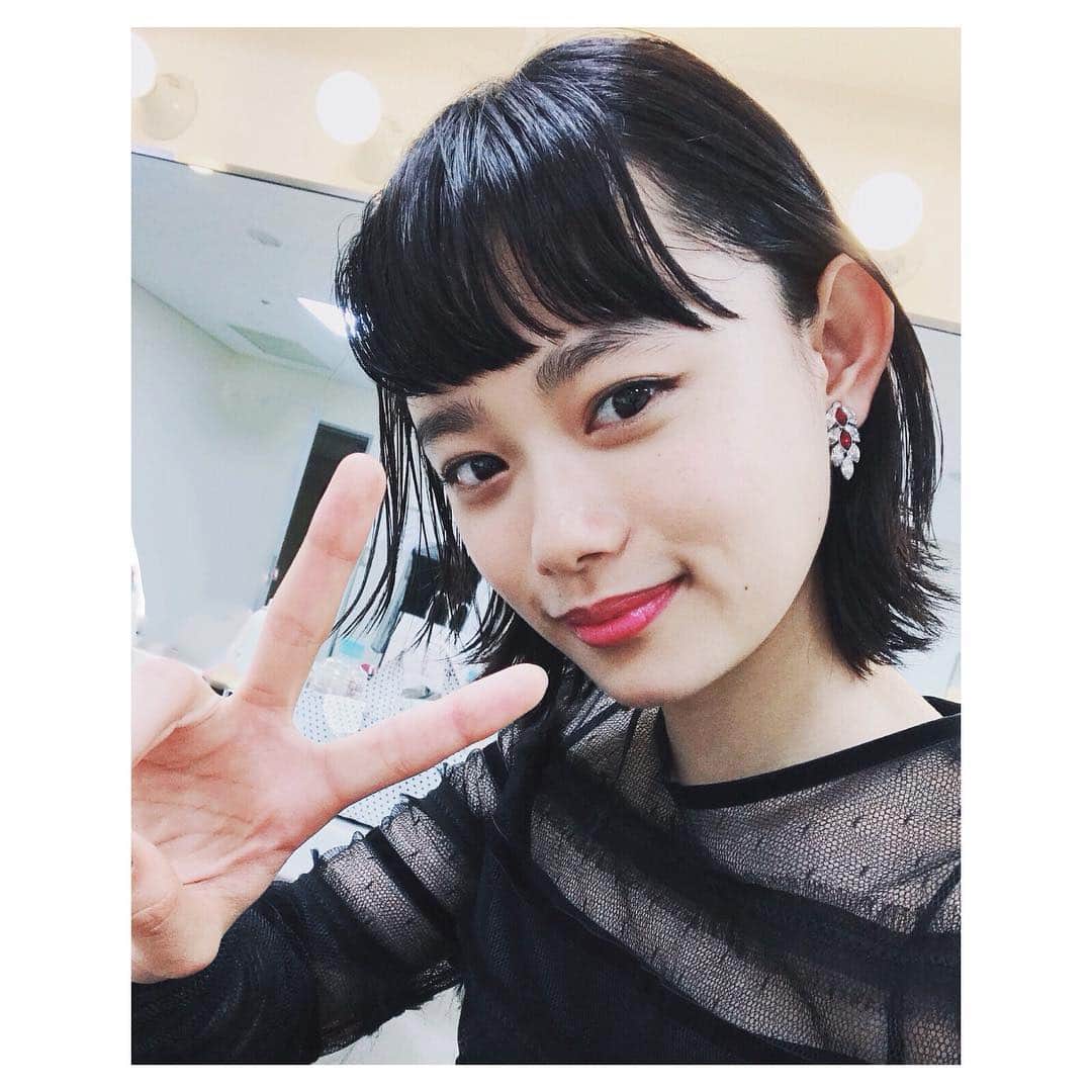 杉咲花のインスタグラム：「昨日は 映画「BLEACH」のジャパンプレミアでした。 来てくださったお客様 どうもありがとう。 公開は７月２０日です。お楽しみに。 - ああほんとに花晴れ終わっちゃったんだな、さびしいな、もうみんなに会いたいよ。気付けばまた新たな作品の宣伝をしていることに、寂しさを覚えつつ、。 けれどBLEACHも、自分の大事な、大好きな作品なんだ。 だからちゃんと、みんなに見てもらえるように、宣伝がんばろう #BLEACH」