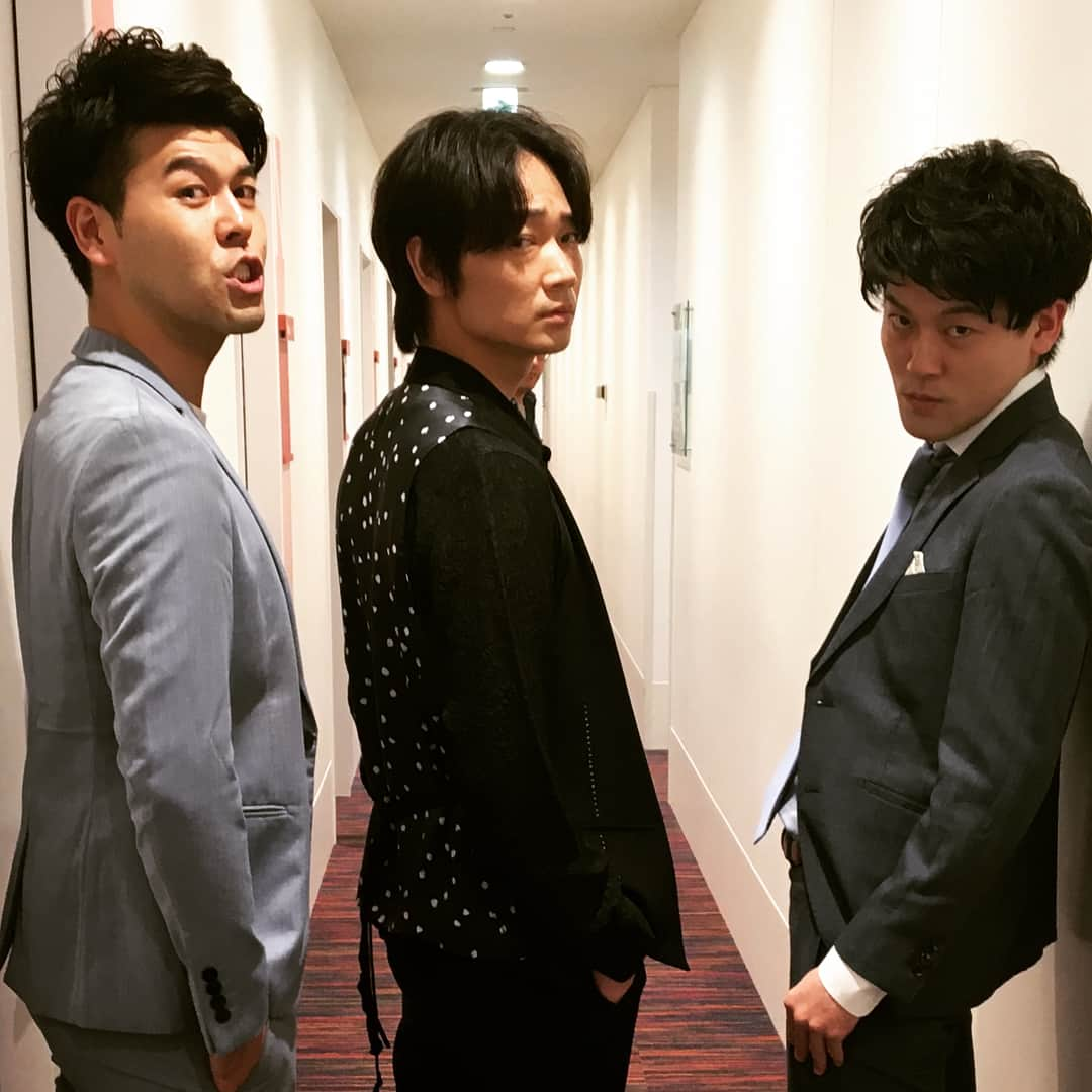 土佐卓也さんのインスタグラム写真 - (土佐卓也Instagram)「綾野剛さん超絶かっこよかった！！マジ魂震えた！！リスペクト！！しゃあ！！ #綾野剛 さん #ハゲタカ#ドラマ#楽しみ#隣は#小栗旬 さん？#土佐兄弟」6月29日 18時51分 - takuyatosa1