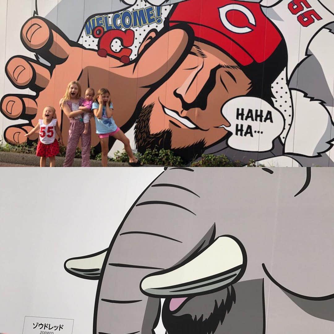 のインスタグラム：「Last year I was Zodred the elephant, this year just a giant. I guess I should just own it. 🤷‍♂️#largehumanbeing #エルドレッド55 #carpwall」
