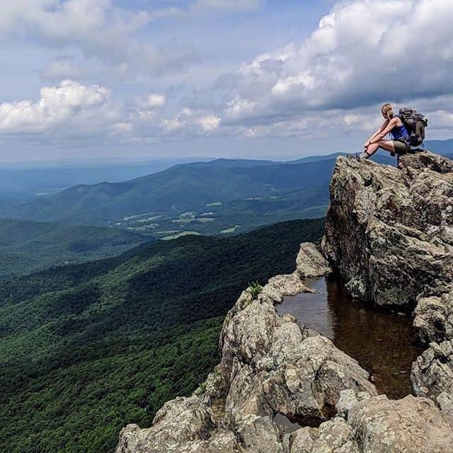 L.L.Beanさんのインスタグラム写真 - (L.L.BeanInstagram)「4 days on the trail in Virginia presented team 14 with thunderstorms, bears, and memorable views like this one!  Just another day at the office for our employee teams taking on the #LLBeanATRelay this summer. #BeanOutsider (📷: @aileenm22)」6月29日 22時24分 - llbean