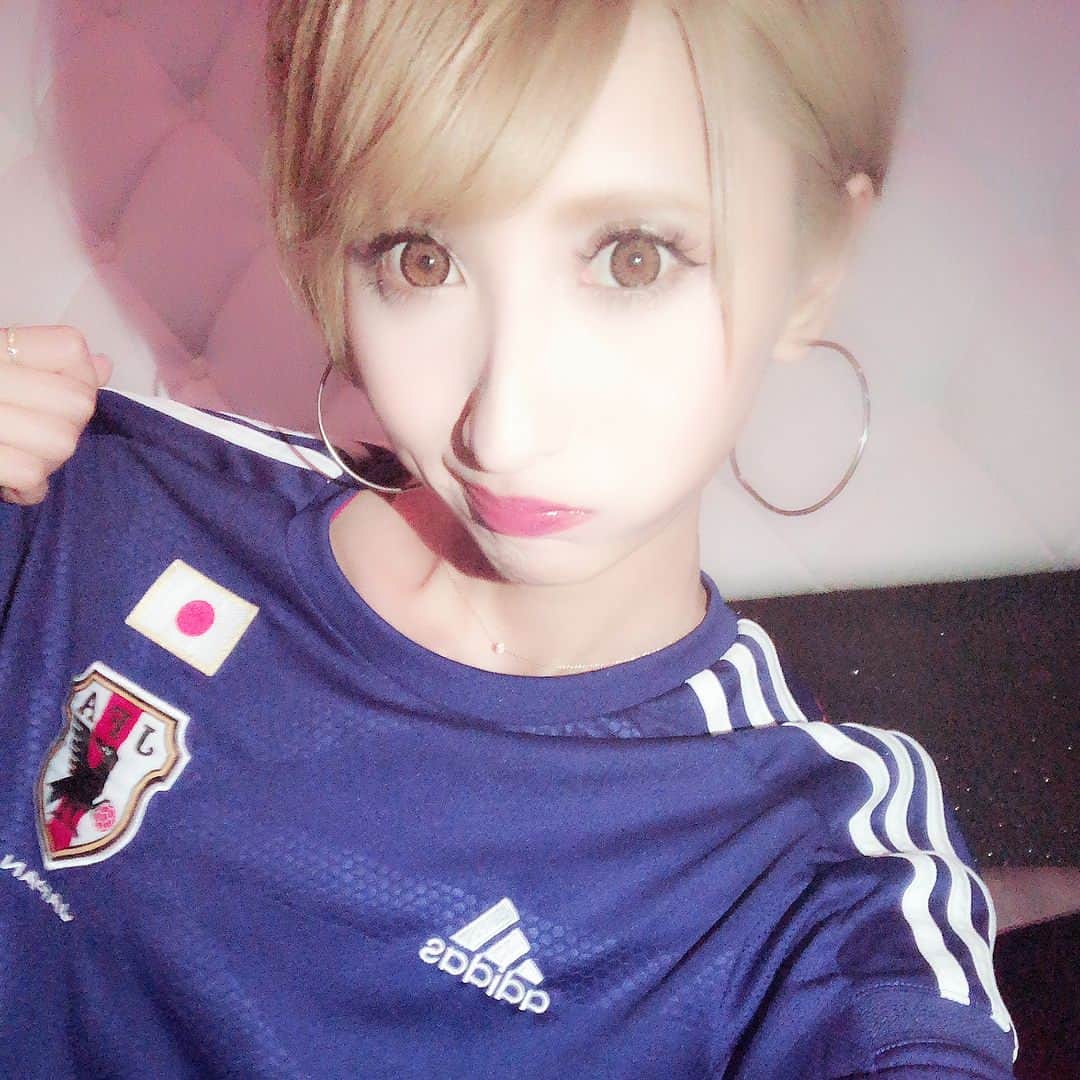 間宮葵さんのインスタグラム写真 - (間宮葵Instagram)「#ワールドカップ #日本代表ユニフォーム」6月29日 23時23分 - mamiya_aoi