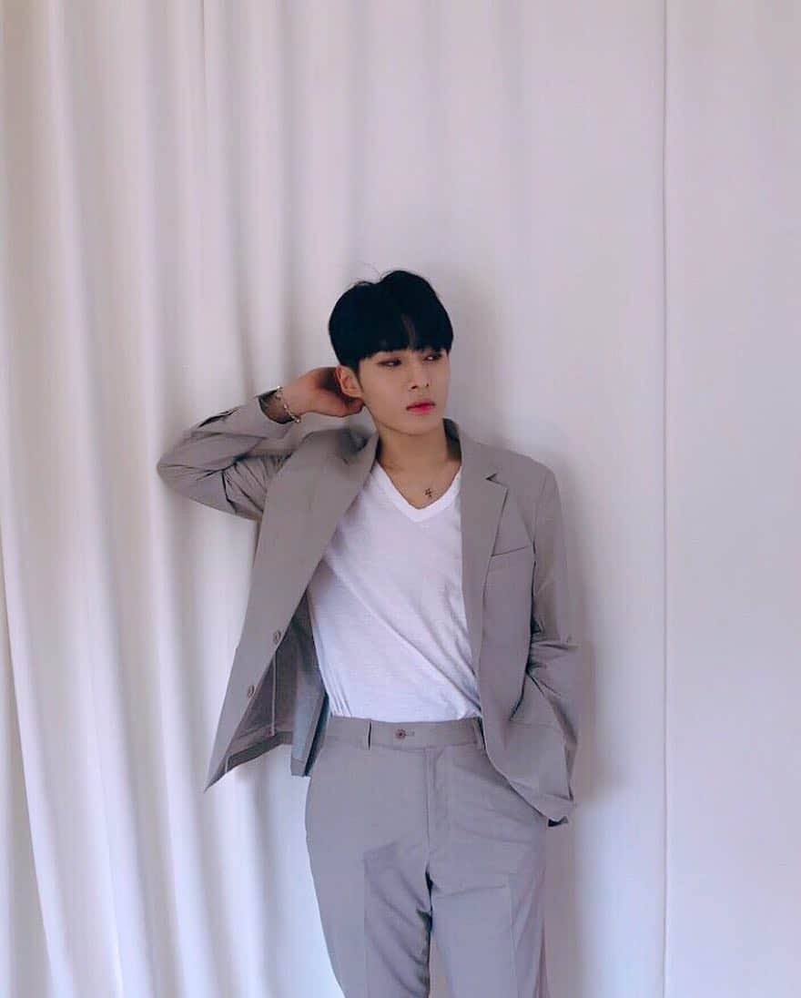 RAINZのインスタグラム：「[☔️] 2018.06.30 #SEONGRI - 오늘도 안냐하시까🤗 - #RAINZ #레인즈 #성리 #하트뀩💜」