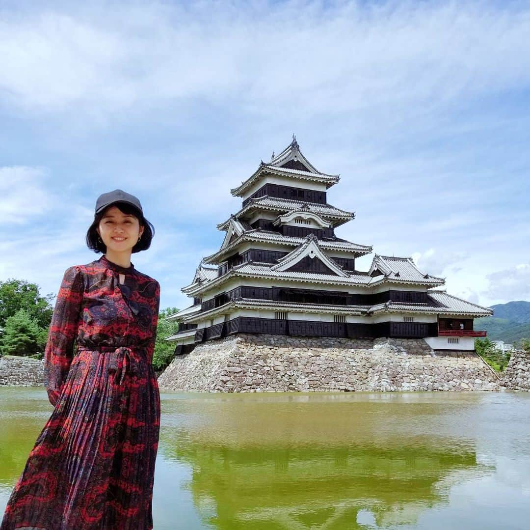 鈴木ちなみさんのインスタグラム写真 - (鈴木ちなみInstagram)「I’m in Matsumoto,Nagano🌳 Went to Matsumoto-castle 🏯☀️ #長野 #nagano #松本 #レンタカー  #ニッポンレンタカー @nipponrentacar_renkatsu  #レッツレン活  #ちなみたび」6月30日 15時30分 - chinami_suzuki0926