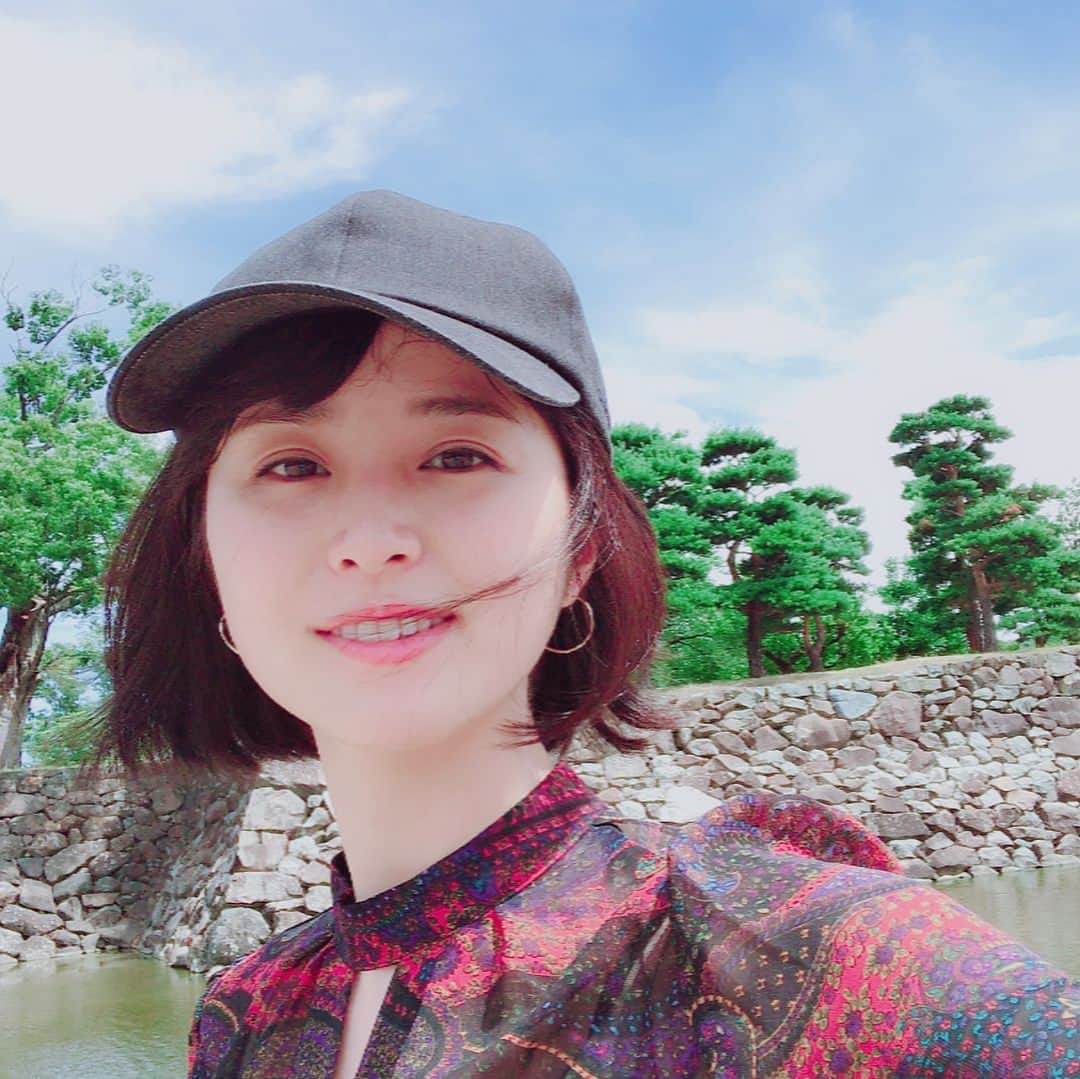 鈴木ちなみさんのインスタグラム写真 - (鈴木ちなみInstagram)「I’m in Matsumoto,Nagano🌳 Went to Matsumoto-castle 🏯☀️ #長野 #nagano #松本 #レンタカー  #ニッポンレンタカー @nipponrentacar_renkatsu  #レッツレン活  #ちなみたび」6月30日 15時30分 - chinami_suzuki0926