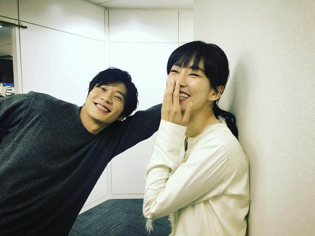 水川あさみさんのインスタグラム写真 - (水川あさみInstagram)「W/F今夜3話22時からWOWOWにて。 写真は壁ドンだと思う...笑 #ダブルファンタジー」6月30日 11時40分 - mizukawa_asami