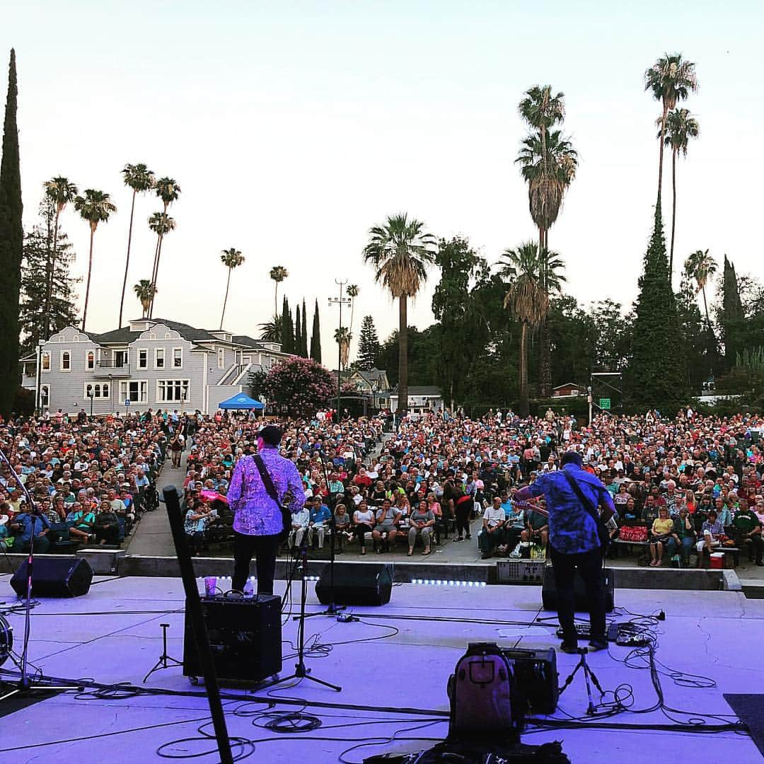 デイビット・マークスのインスタグラム：「David and the Surf City All Stars tonight at the Redlands Bowl. #surfcityallstars #davidmarks #thebeachboys」