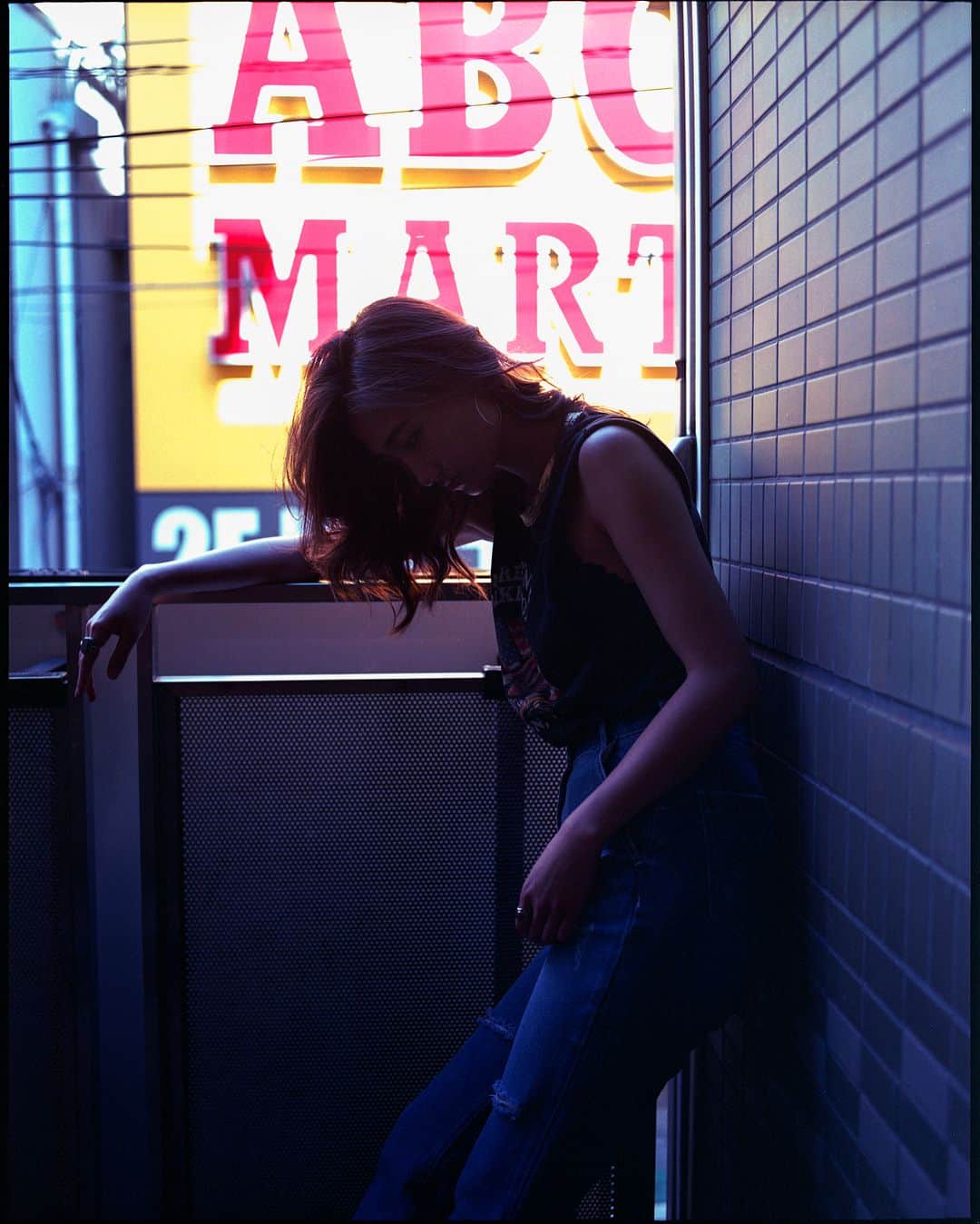白雪のインスタグラム：「Fujifilm Pro 160ns and Fujifilm Pro 400 📸🎞 #pentax67 Photo : @kageakis H&M : @kenichi_futagami」