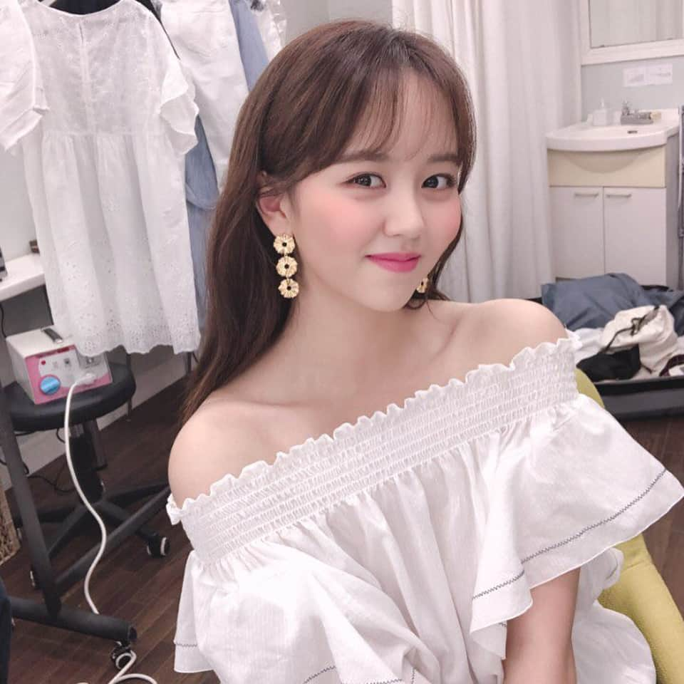 キム・ソヒョンさんのインスタグラム写真 - (キム・ソヒョンInstagram)「🌼🌼🌼 힘!!」6月30日 17時52分 - wow_kimsohyun