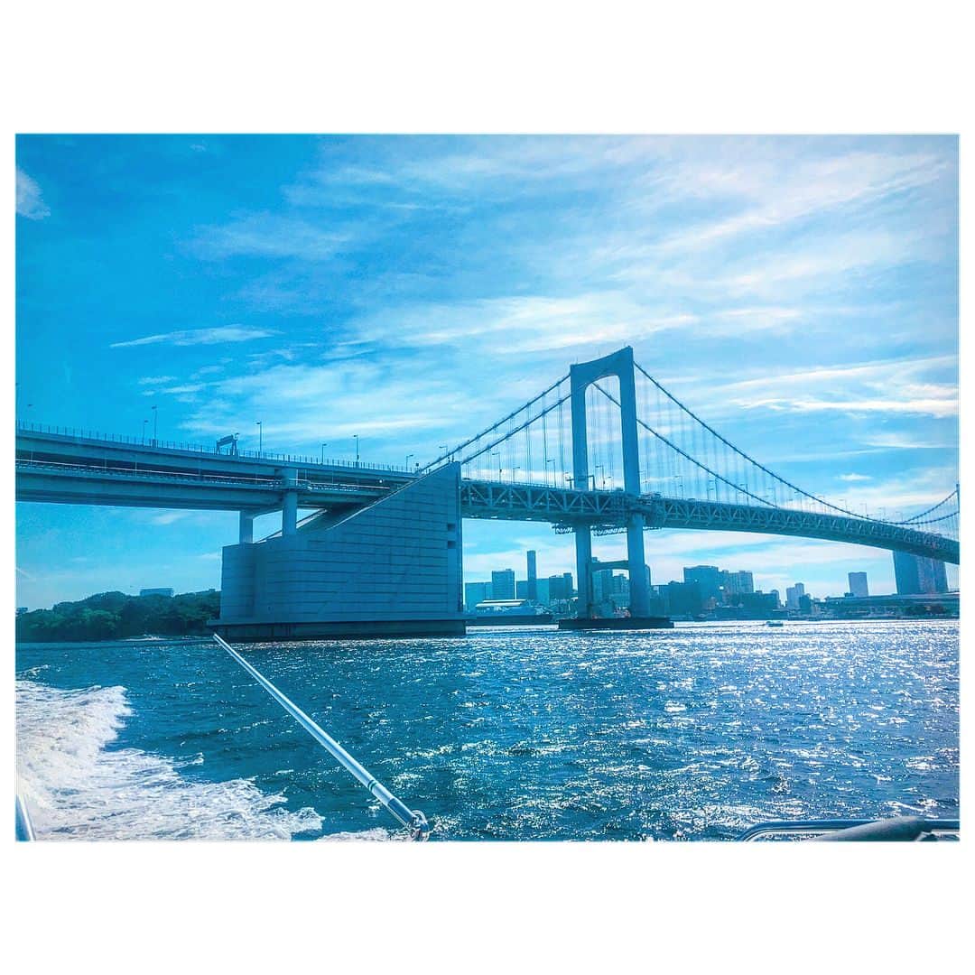 美沙玲奈のインスタグラム：「今しか出来ない経験を。 見たことない角度から沢山の景色を。 毎日充実してて楽しいな◡̈⃝⋆* #tokyo #sea #sky #sunnyday」