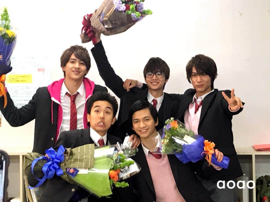 伊藤健太郎のインスタグラム：「伊藤健太郎が新見律役で出演中のドラマ『覚悟はいいかそこの女子。』第2話は、 . ‪MBS 7/1 (日)26:03〜  TBS 7/3(火)25:33〜‬ . 田中偉登が真島奏太役で登場！ 律と奏太、どんなヘタレ男子物語が巻き起こるのか？ お楽しみに！！ . 『VV magazine』『mini』『STORY』発売中！ 『CREA』『ar』『月刊ソングス』『TVガイドdan』にも登場します！ ぜひご覧下さい！ . @aoao_tt_  #aoao  #伊藤健太郎  #覚悟はいいかそこの女子  #田中偉登  #birthdaycharity  #G健太郎  #写真展  #改めまして伊藤健太郎です  #今日から俺は伊藤健太郎 #デメキン  #健太郎ANN0  #ムビふぁぼ  #ドライブヘッド  #シンカリオン  #LIFE  #ルームロンダリング  #コーヒーが冷めないうちに  #今日から俺は  #ういらぶ  #アシガール  #若君」