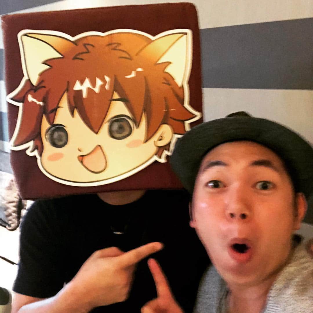 CO-DAのインスタグラム：「ぽこにゃんさんとツーショット！ 控えめに言ってかわいい😆」
