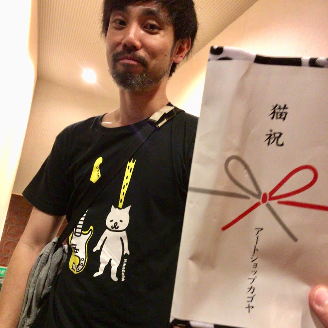 masasucksのインスタグラム：「高松にネコのカゴヤさん降臨にゃー ・ AUDIOでミキさんにも会えたにゃー ・ ジャミさんには今回会えなかったから次回にゃー #kagoyaneco #ガチいとこ #artshopkagoya #audio #deltamarket」