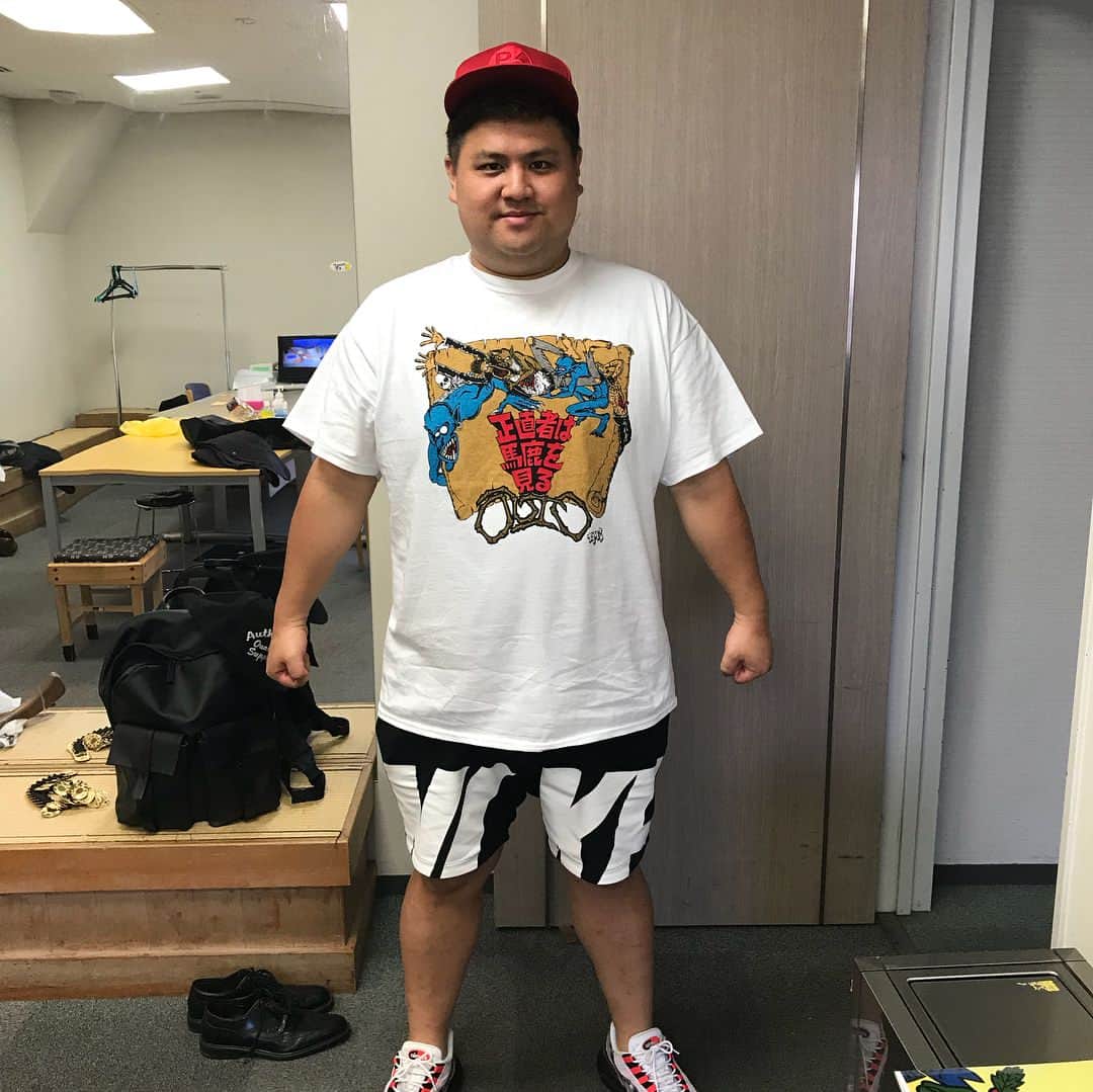 池田真一のインスタグラム：「激渋！ジャパニーズハードコアバンドOUTOの正直者は馬鹿を見るTシャツ！僕とタグの青春のバンド！ めちゃくちゃ嬉しい！！！！」