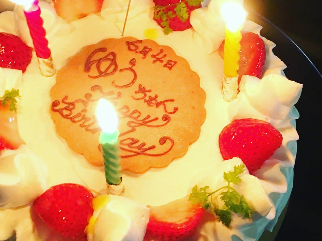 あびる優さんのインスタグラム写真 - (あびる優Instagram)「まさかまさかの😭🎂💕 本当は7月4日なんだけど☺️ 6月4日になってるのはご愛嬌😛✨💕 #family#daughter#clover#love#cute#birthday#mybirthday#birthdaycake#thankyou#happy#surprise#家族#娘#愛娘#四葉のクローバー#愛しい#かわいい#癒し#誕生日#サプライズ#ありがとう#幸せ」7月1日 15時41分 - yuabiru74