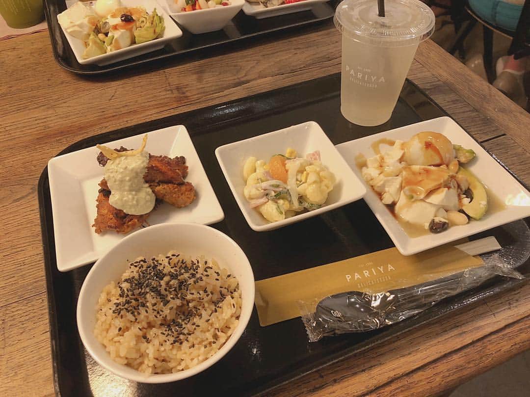 濵松里緒菜のインスタグラム：「* * * PARIYA😋 * *」
