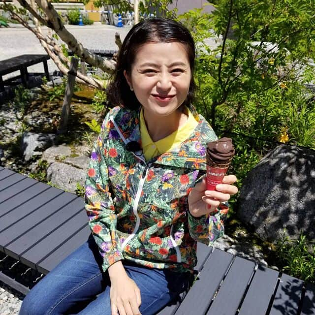 鈴木ちなみさんのインスタグラム写真 - (鈴木ちなみInstagram)「Hello Toyama💙💙 I forget a hot day⛄️ There are AMAZING views☀️🌈🌈 #富山 #toyama #立山 #立山黒部アルペンルート  #黒部ダム放水  #東海テレビ #スタイルプラス @styleplus_thk で来週の放送です❣️ #ちなみたび  shirt…@frees_mart blouson…@columbia_jp」7月1日 16時53分 - chinami_suzuki0926