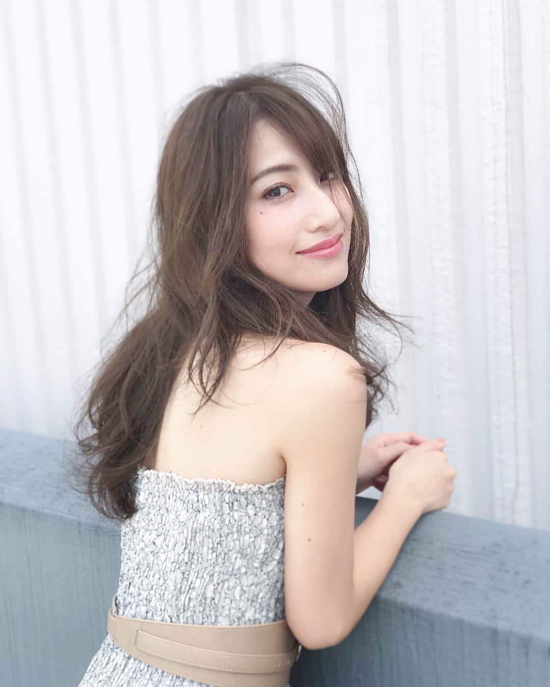 のインスタグラム：「． 今日から7月٩(๑❛ᴗ❛๑)۶ ． 夏にある大きなイベントの仕事に 向けてコツコツとトレーニングも 頑張ってるよ🏃‍♀️💪 ． 腹筋と体力をつける夏😏🌻 ． 写真は前髪つくったときの♡♡ ． #justdoit #justdoit✔️ #nike #ナイキ #training #running #run #summer #マシュマロボディ #体幹トレーニング #training#workout#ワークアウト #ボクササイズ#有酸素運動 #ダイエット #ヒップアップ #くびれ #美尻#健康的に痩せる  #腹筋女子 #筋トレ女子 #引き締め #ジム女子#ジム活 #トレーニング」
