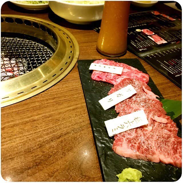 たにはらなつきのインスタグラム：「これは特に関係がない昨日の焼肉会のにく🍖」