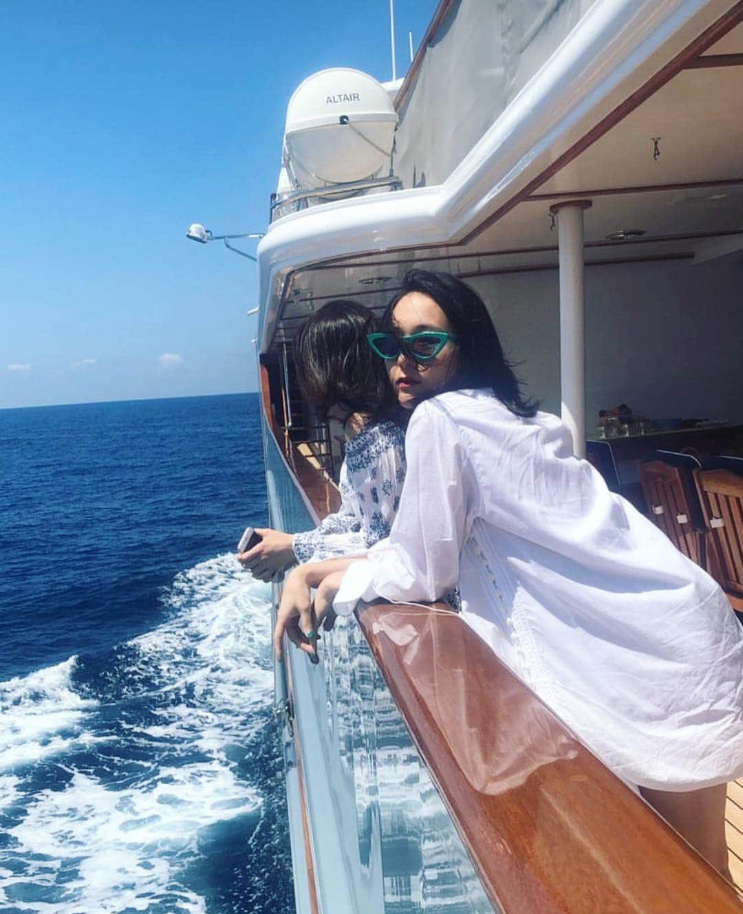 ジェシカのインスタグラム：「#Krystal 🌊🌊🌊」