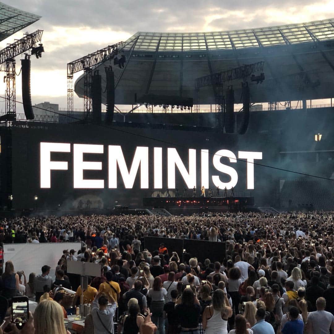 ムラカミカイエさんのインスタグラム写真 - (ムラカミカイエInstagram)「#thecarters #beyonce #jayz #berlin #feminist」7月2日 8時32分 - kaie_murakami