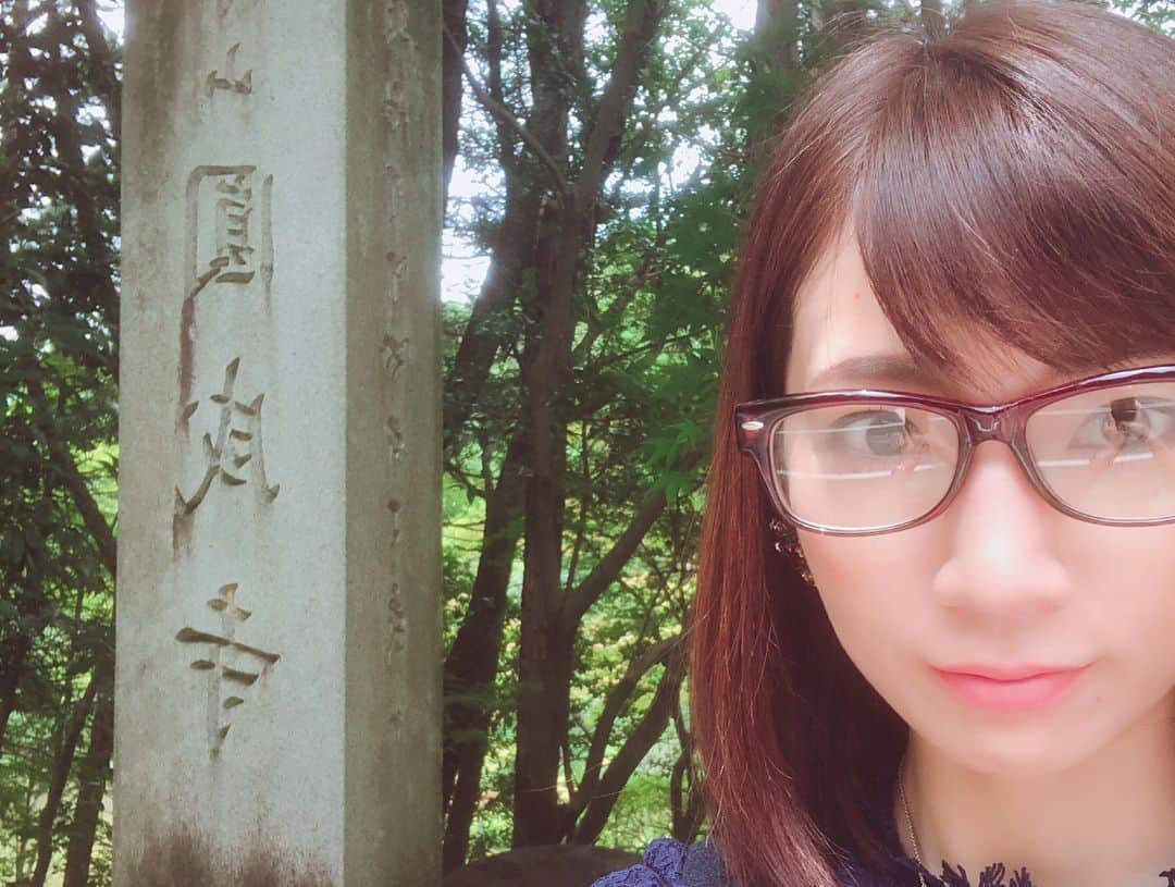 内田敦子さんのインスタグラム写真 - (内田敦子Instagram)「﻿ ﻿ 奈良へひとり旅に行ってきました。﻿﻿ ﻿﻿ 運慶作の国宝﻿﻿ 大日如来像を観てきました。﻿﻿ ﻿﻿ 神々しかった…🙏✨﻿﻿ ﻿﻿ 京都は何度も行ってるけど、﻿﻿ 奈良は修学旅行で立ち寄って以来。﻿﻿ ﻿﻿ 奈良駅から離れると﻿ 田んぼが広がっていて﻿ 緑が多くて、﻿﻿ なんだかものすごく癒されました。﻿﻿ ﻿﻿ 奈良公園はびっくりするほど広かった！﻿ あと、鹿が予想以上に多かった🦌笑﻿ ﻿ 帰りの新幹線では大仏プリンを食べ、﻿﻿ お家では柿の葉寿司を食べました。﻿﻿ ﻿﻿ 久しぶりのひとり旅。浄化された。﻿ ﻿ #奈良 #奈良観光 #円成寺 #大日如来像 #運慶 #国宝 #奈良公園 #鹿 #春日大社 #大仏プリン #柿の葉寿司 #ひとり旅」7月2日 9時33分 - atsuko_uchida1205