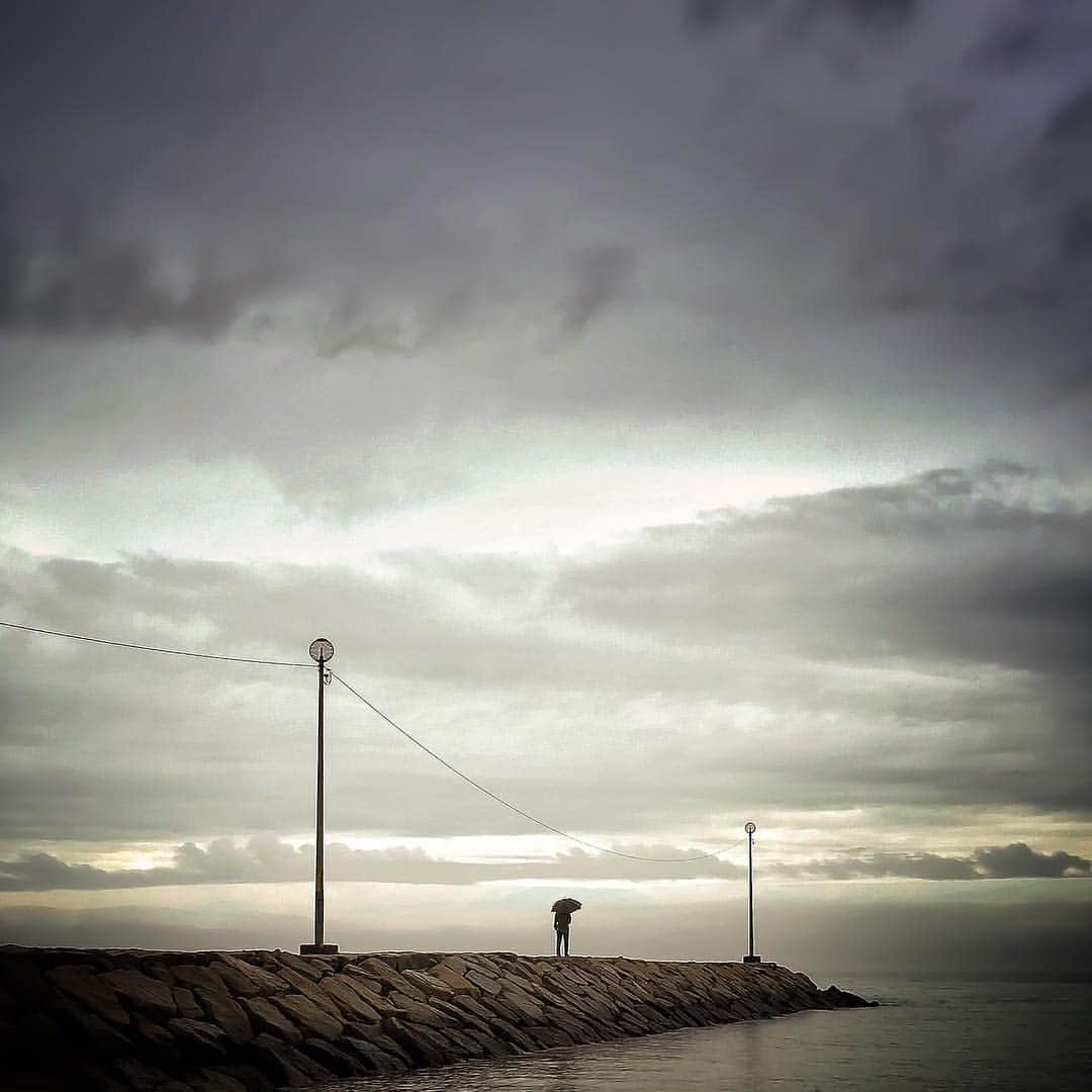 tosa_nishikawaさんのインスタグラム写真 - (tosa_nishikawaInstagram)「. The typhoon is approaching. . . 2:40は無理かもしれない。 . . 愛媛県 今治市 . #tokyo_grapher#instagramjapan#mwjp#youmobile#igersjp#indies_gram#shootermag_japan#photooftheday#ink361_asia#iPhoneonly#setouchigram75 #screen_archive#indy_photolife #奥行き人 #愛媛#ehime #shikoku_trip #ほふく撮影隊 #daily_photo_jpn #incredible_shot #lines_and_points」7月2日 20時18分 - tosa_nishikawa