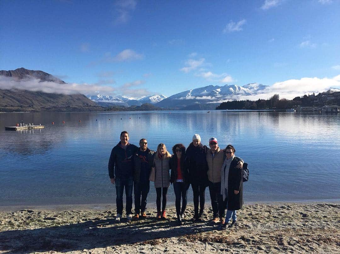 ローレン・ボイルのインスタグラム：「Team pic! What a trip 🙌🏼 #GoBears #wanaka」