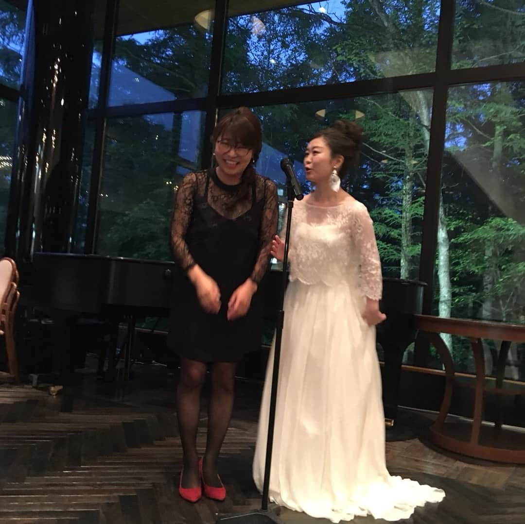 山崎ケイさんのインスタグラム写真 - (山崎ケイInstagram)「前の相方の結婚式参加がてら北海道堪能！最高でした😭😍😭😍 #旦那若くてイケメン #嫁BB #新婦の芸人時代の恩師でいらっしゃいます山田様の乾杯の音頭最高 #KBBY漫才 #おめでとう！！！！！ #ジンギスカン激ウマ #400キロ運転して知床 #番屋 さんで海鮮 #知床 #野生の熊の親子 #まえうしろ中本 #インスタ乗っ取られたの教えてくれた方ありがとう」7月3日 10時31分 - kei_yamazaki_aisekistart