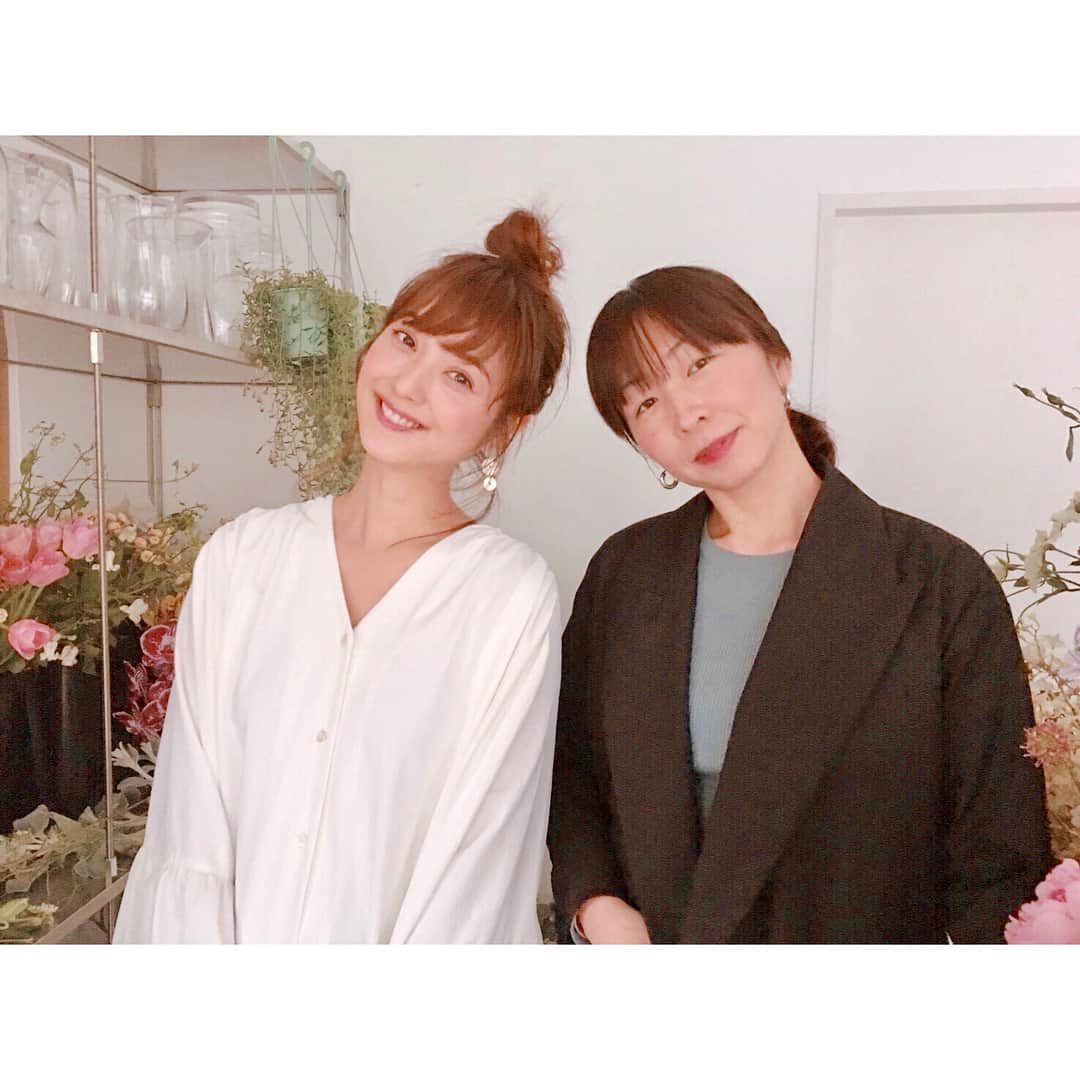 佐々木希さんのインスタグラム写真 - (佐々木希Instagram)「#with#希んちの暮らし 先月号と今月号にて フラワーアーティスト/edenworks代表の 篠崎恵美さんにお花の事を色々と学びました💐 ぜひ。」7月3日 19時06分 - nozomisasaki_official