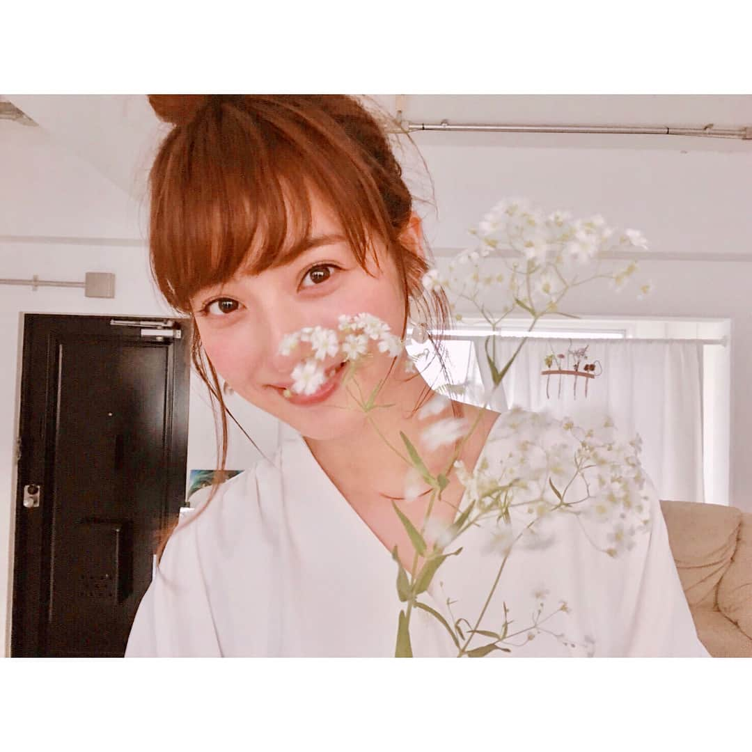 佐々木希さんのインスタグラム写真 - (佐々木希Instagram)「#with#希んちの暮らし 先月号と今月号にて フラワーアーティスト/edenworks代表の 篠崎恵美さんにお花の事を色々と学びました💐 ぜひ。」7月3日 19時06分 - nozomisasaki_official