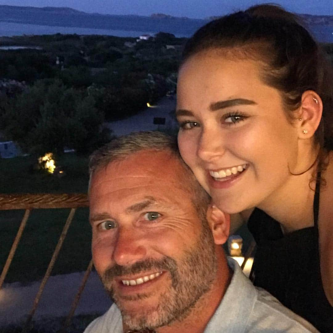 ケルビン・デイビスのインスタグラム：「Happy Birthday @emelia.davis03 16 years and not 1 day of boredom 😉oh and thank you for my laughter lines 🤣... ❤️ #prouddad #birthdaygirl」