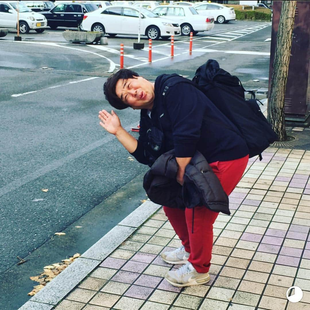 岩橋良昌さんのインスタグラム写真 - (岩橋良昌Instagram)「俺がタクシードライバーならコイツは乗せない #タクシー #変なやつ #乗車拒否 #お笑い #お笑い好き #お笑い芸人 #お笑い好きな人と繋がりたい #プラスマイナス #プラマイ #岩橋 #プラスマイナス岩橋」7月3日 17時22分 - maeeeeen1084