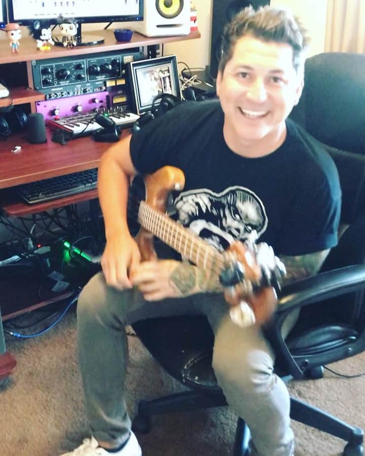 Jaime Preciadoのインスタグラム：「Lil jam while testing out the new Ernie Ball Music Man Stingrays! These basses are definitely the best ones yet, and are so fun to play! Thanks to @music_man and @ernieball for letting me be a part of it! #stingraybass #stingrayspecial」