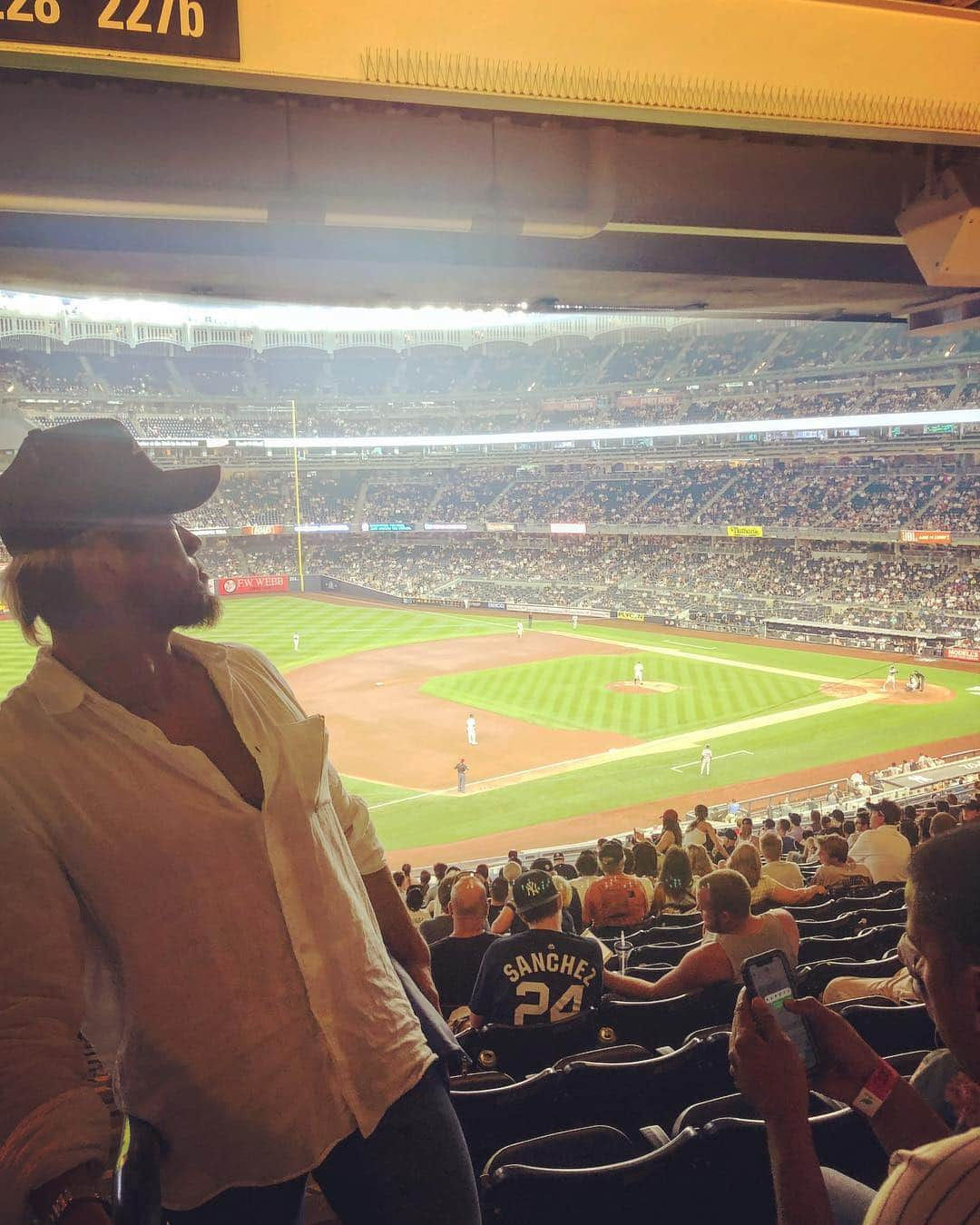 真田聖也さんのインスタグラム写真 - (真田聖也Instagram)「I love the atmosphere in the  #yankeestadium.  It’s sad that I couldn’t listen to #newyorknewyork at the end.  #yankees #ヤンキース #🗽」7月3日 19時38分 - seiya_sanada