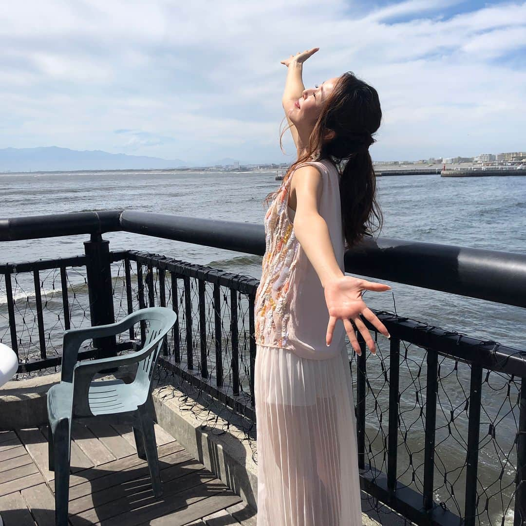 宮崎宣子さんのインスタグラム写真 - (宮崎宣子Instagram)「夏、満喫ロケです☀️🏝🏄‍♂️ 楽しいーー💕  #夏ロケ #音ボケpops #片瀬那奈 さん #hibiki ちゃん #橘ゆりか ちゃん #宮﨑宣子」7月3日 20時18分 - miyazaki_nobuko