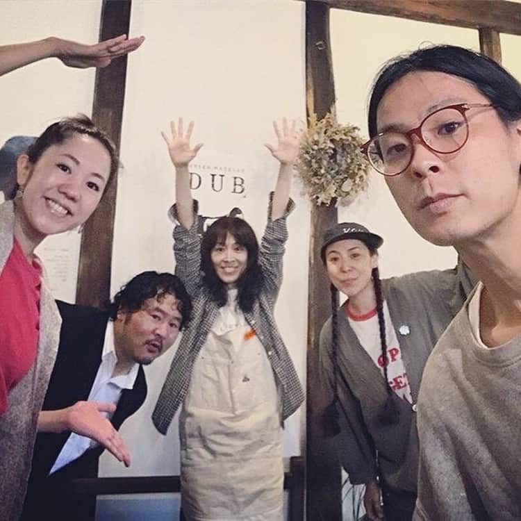 松本野々歩さんのインスタグラム写真 - (松本野々歩Instagram)「【北東北ツアーの話】 秋田のラブリーな家族 ミュージシャン英心くんと あやちゃんと はじめましての太心 お寺の和尚 紫山さん  盛岡で保育園での演奏を企画してくれてた 盛岡の姉ちゃん華子さんと 赤ちゃんの時から知ってる子どもたち  盛岡のお洒落でとっても美味しいガトーショコラ屋さん oodの皆さん Jazzy Sportのお兄さんともお話しました  会うとホッとして ただいまーって言いたくなる 東家の馬場さんと やすこさん  オガールで ファンですと声をかけてくれた すてきなワカメ屋さん  みんな あたたかすぎるるる」7月3日 20時57分 - nonohoms