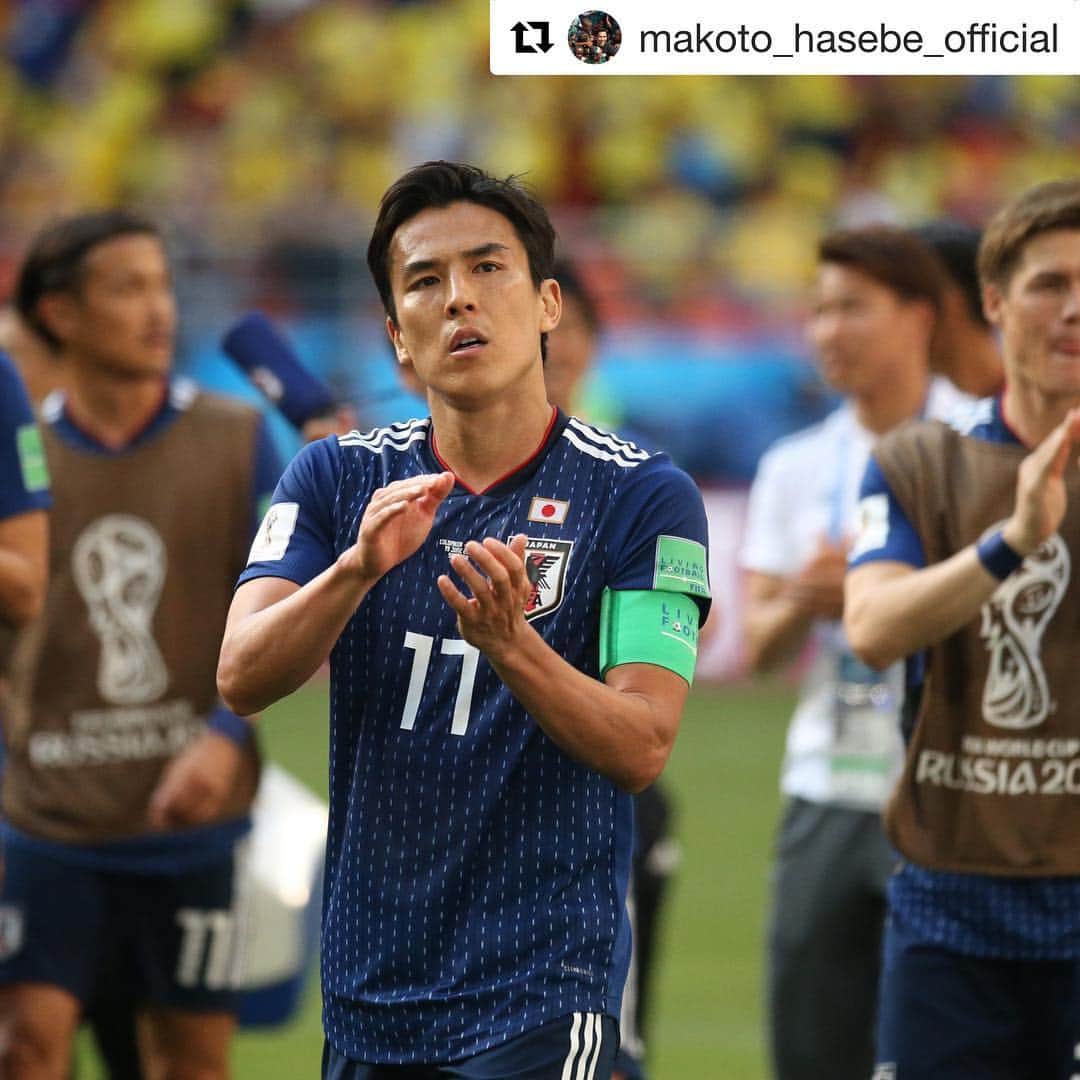 サッカーニュース：Qoly（コリー）さんのインスタグラム写真 - (サッカーニュース：Qoly（コリー）Instagram)「#Repost @makoto_hasebe_official with ・・・ まず始めに、ロシアW杯での日本代表チームへの多大なるサポート本当にありがとうございました。 皆様からの力が日本代表チームを前へと押し進めて下さいました。本当に感謝しています。  そして僕個人としては、この大会を最後に日本代表にひとつの区切りをつけさせていただきたいと思います。 日本代表という場所はクラブとは違い、いつ誰が選ばれるかわからないところであるので、いち選手からこのように発信する事は自分本位である事は承知しています。 しかし、2006年から約12年半という長い間共に戦った仲間たち、多大なるサポートをして下さった日本の皆様に感謝の気持ちを伝えさせていただきたいと思い、こうして書かせていただいています。  日の丸を胸に戦った時間は僕にとって誇りであり、なにものにも代え難い素晴らしいものでした。 共に戦った7名の監督方、コーチングスタッフ、代表スタッフのみんな、そして素晴らしきチームメイトたち、最高の仲間でした。 特に主将を務めさせていただいた8年間は皆に支えられてばかりでした。 貴方達と共に同じ時代に戦えた事は幸せでした。  そして日本代表サポーターの皆様、これまでのサポートに心からの感謝を伝えさせていただきます。 12年半の間、様々な事がありました。 歓喜も失望も共に味わいましたね。 良いときもそうでないときも僕たちの背中を押してくださいましたね。 皆様と共に歩んだ時間は僕にとって大切な宝物です。心から、ありがとう！！ 最後になりますが、これからは僕も日本代表チームのサポーターです。 一緒に日本代表チームに夢を見ていきましょう！！！ 長谷部誠」7月3日 21時17分 - qolyjp
