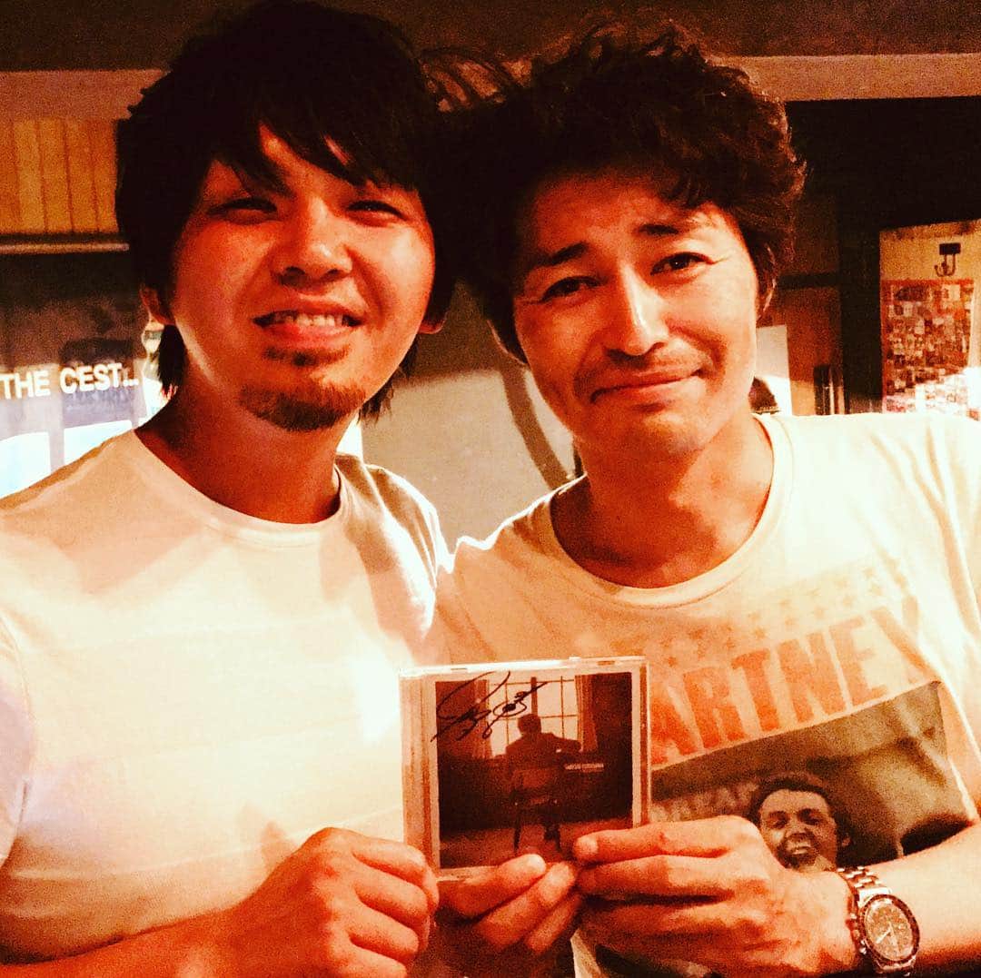 安田顕さんのインスタグラム写真 - (安田顕Instagram)「#古澤剛 #夢で会いましょう #リリース ！ #ライナーノーツ というか、CDのブックレットに言葉を添えさせていただきました。 やっと。やっとですね。剛さん(^^) 心から、嬉しい。 正直に、素晴らしいアルバムです。 多くの人たちに、届きますように。」7月3日 23時02分 - yasu_da_ken