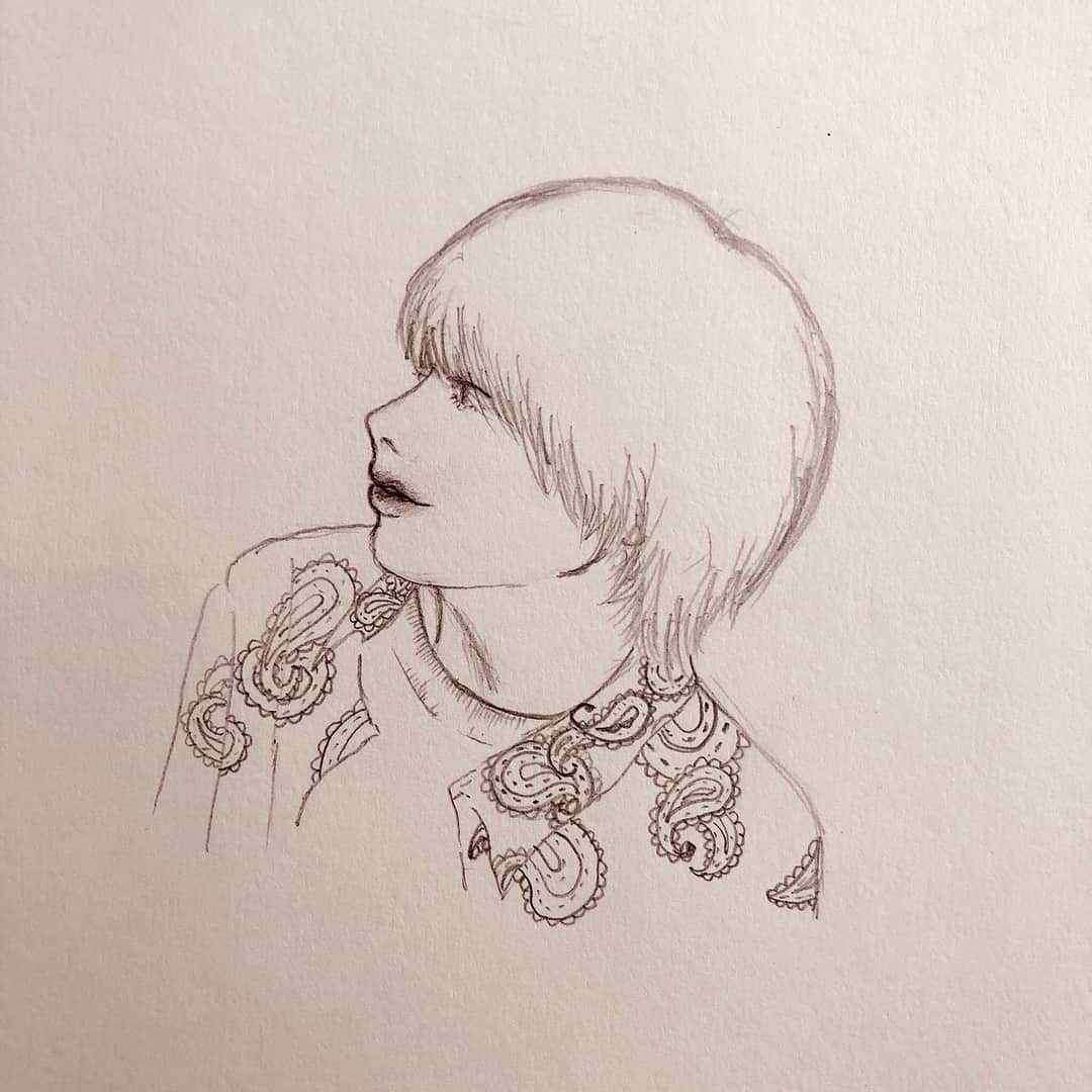 MADOKAのインスタグラム：「私。描いたのは従姉妹。ありがとう。 #絵 #従姉妹 #drawing #band #girlsband #music #tancobuchin #たんこぶちん」