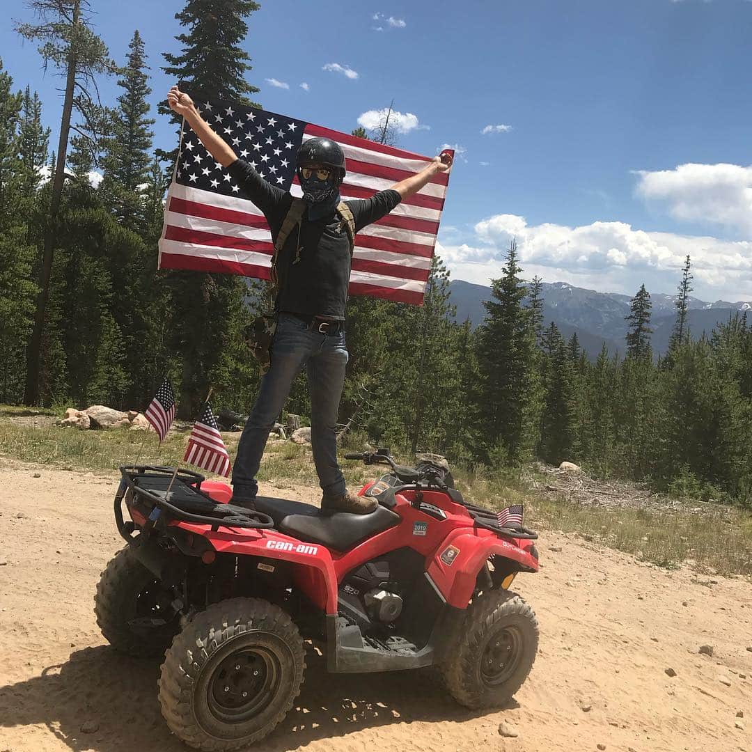 マイケル・シャンクのインスタグラム：「🇺🇸🇺🇸🇺🇸 love」