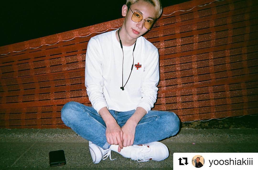 Zoff Officialのインスタグラム：「#よしあき さんありがとうございます✨ . ZS182G09_56E1 . #fashion#glasses#sunglasseslover #eye#eyewearstyle#sunglassesfashion #sunglasses😎#🕶#👓#😎 #メガネ#メガネ女子#メガネ男子#サングラス#optical#zoff #fashiondiaries#color#lens#colorlens#butterfly#butterflyglasses#🦋 .  #Repost @yooshiakiii with @get_repost ・・・ もうすぐ夏だし、元気な色黄色のサングラスー！ サングラス映えのシンプルな恰好してみた🕶 @zoff_eyewear  #zoff#eyewear#sunglasses#ゾフ」