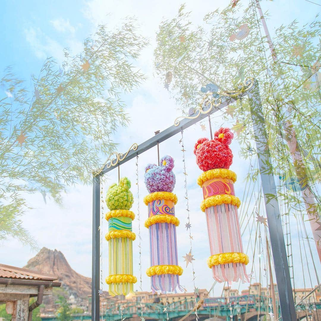 東京ディズニーリゾートさんのインスタグラム写真 - (東京ディズニーリゾートInstagram)「What's your wish for Tanabata? どんなお願い事をしようかな？ #disneytanabatadays #americanwaterfront #tokyodisneysea #tokyodisneyresort #tanabata #multipleexposure #wishingplace #wishingcard  #ディズニー七夕デイズ #ウィッシングプレイス #プロメテウス火山 #アメリカンウォーターフロント #東京ディズニーシー #東京ディズニーリゾート #七夕 #笹 #短冊 #吹き流し #多重露光 #ウィッシングカード」7月4日 9時59分 - tokyodisneyresort_official