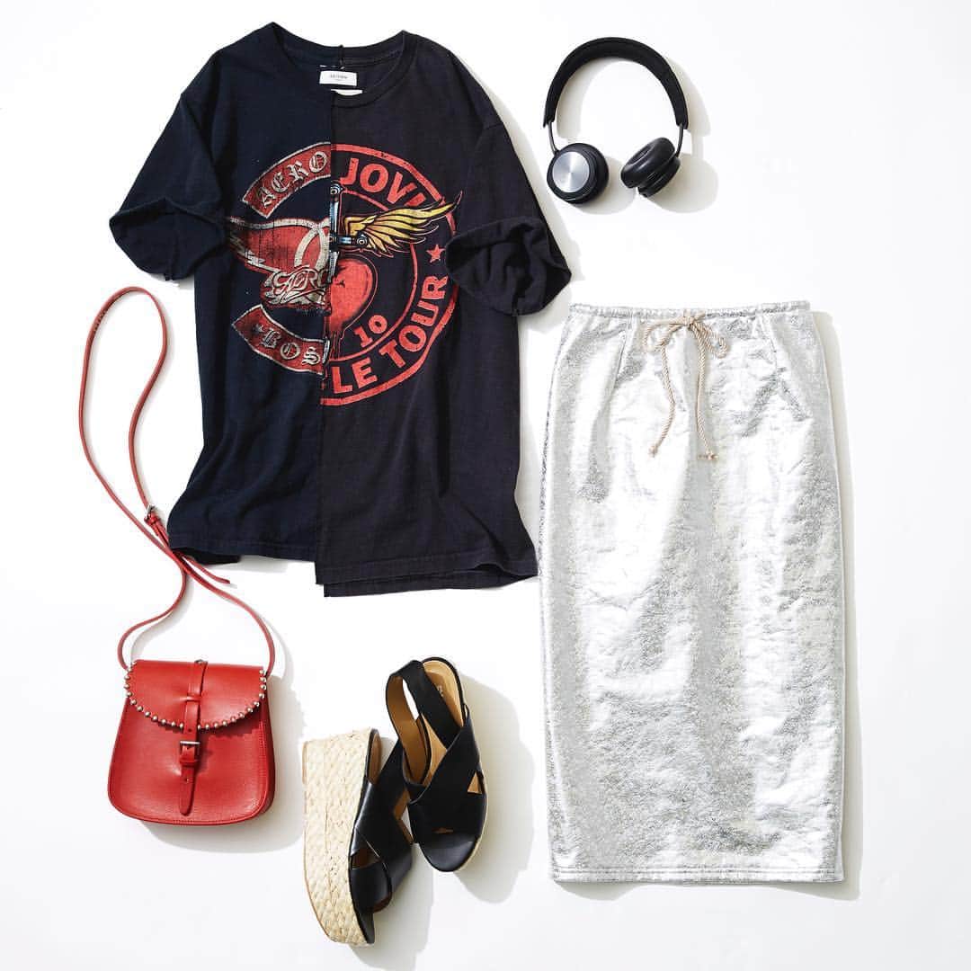 ルミネ公式のインスタグラム：「ロックTシャツはメタリックスカートと #Tシャツ ￥13,000+TAX #スカート ￥16,000+TAX #バッグ ￥22,000+TAX #サンダル ￥22,000+TAX #ヘッドフォン ￥46,204+TAX ・ [ #LUMINEMAGAZINE ] #lumine #ルミネ #ルミネ新宿 #エディション #ウィムガゼット #スピックアンドスパン #ootd #outfit #fashion #coordinate #コーディネート #ファッション #デイリーコーデ #コーデ #フォロー #山脇道子 http://magazine.lumine.ne.jp/?p=76686 ※商品の価格や取り扱い状況は撮影時点のもので、変更になることがあります。」