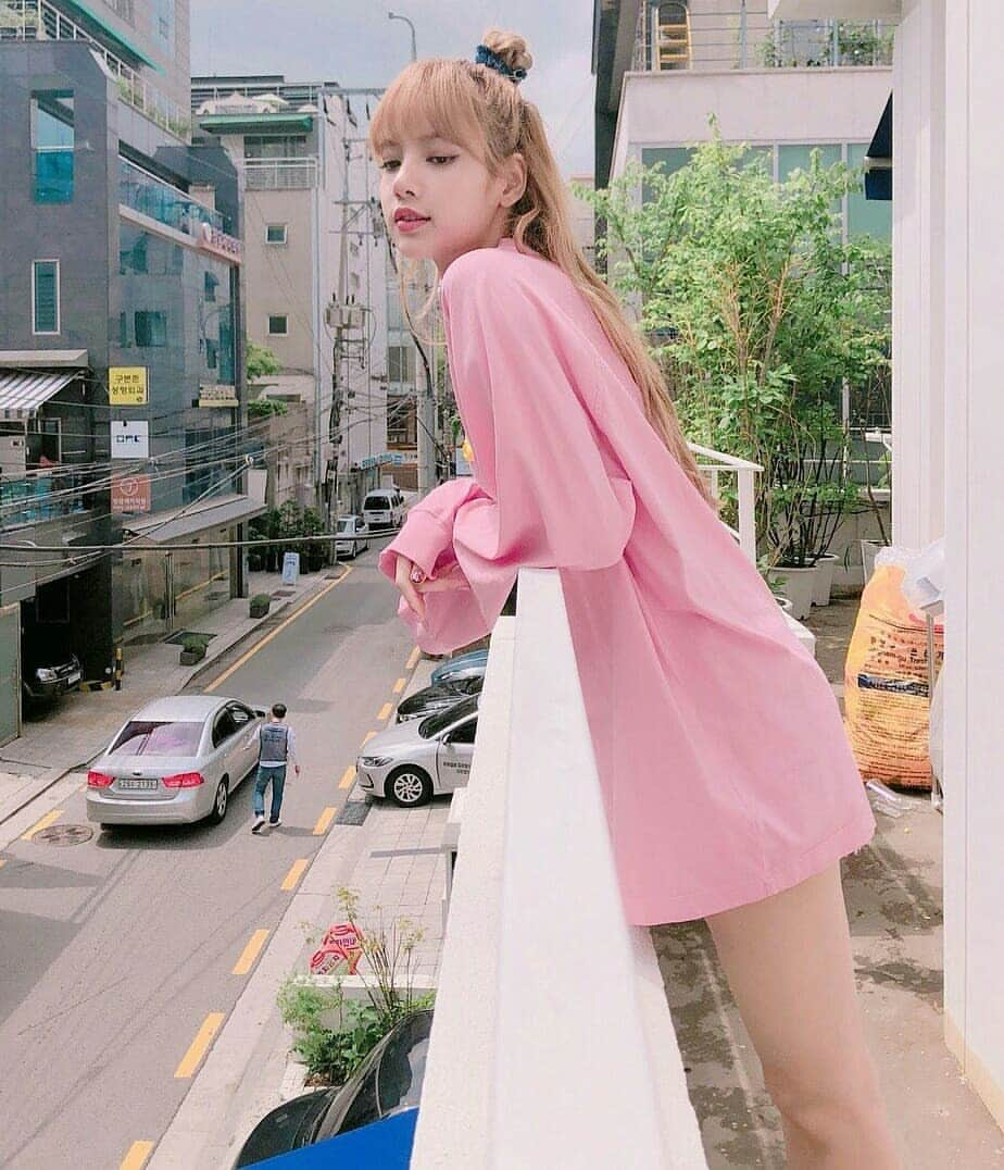 リサさんのインスタグラム写真 - (リサInstagram)「🌸สีชมพู🌸 #BLACKPINK#블랙핑크#LISA#리사」7月4日 21時38分 - lisa.blackpink