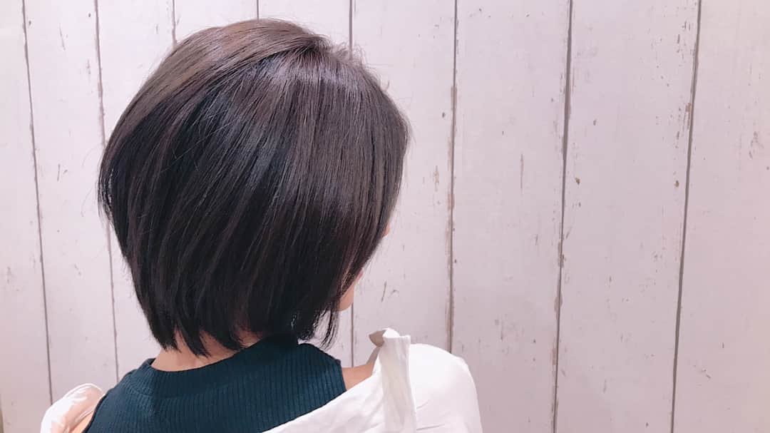 藤木由貴さんのインスタグラム写真 - (藤木由貴Instagram)「先日のヘアメンテ。いつもの安定カラーで、少し伸ばしていこうかなっとカットは整えてもらうだけにしてもらいました！ いつもありがとうございます😊✨ . #hair #shorthair #bobhaircut #maintenance」7月4日 17時01分 - yuki.grm