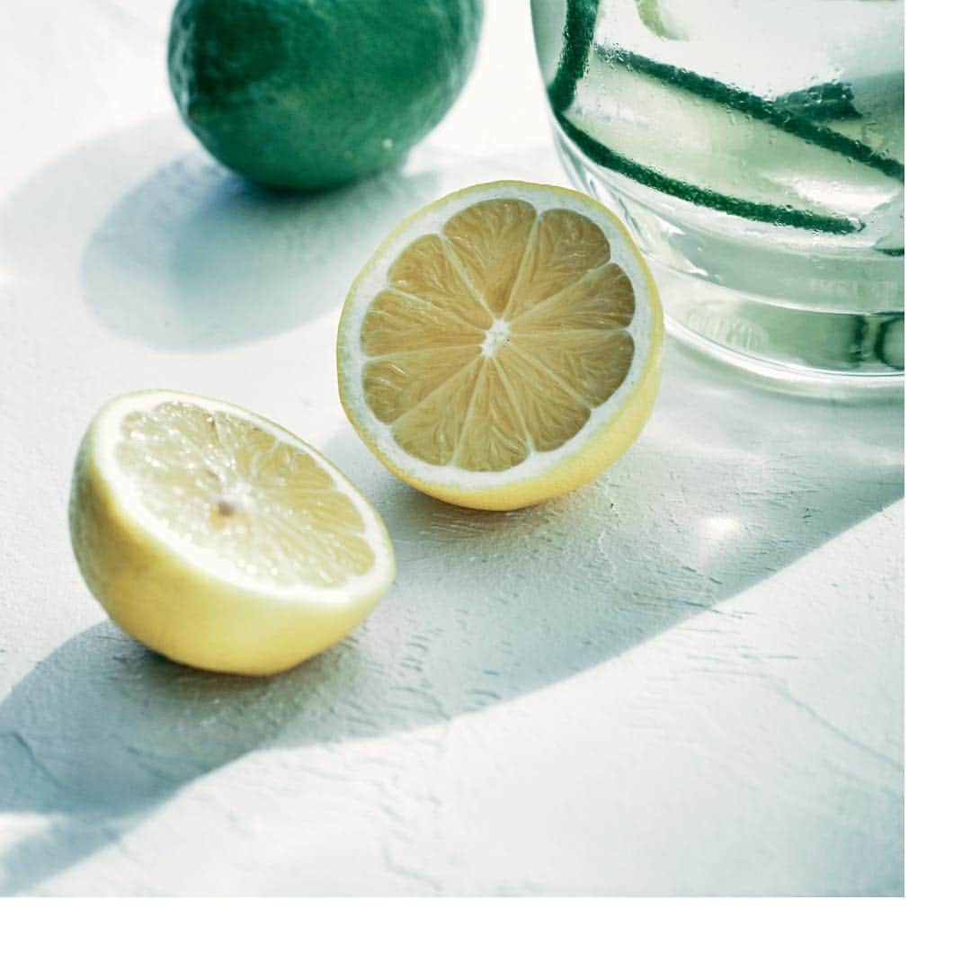 FULLERY BOTANICAL（フレリーボタニカル）のインスタグラム：「Softener No_00 "citrus & tiare flower" -Summer limited edition- ⠀⠀ Visual Identity. ⠀⠀ ▫︎▫︎▫︎ ▫︎▫︎▫︎ ▫︎▫︎▪︎ ⠀⠀ #FULLERY #BOTANICAL #fullerybotanical #フレリー #フレリーボタニカル #ボタニカル柔軟剤 @fullery_botanical」
