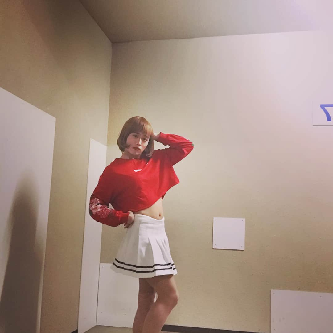 池田直人さんのインスタグラム写真 - (池田直人Instagram)「【人間図鑑 no.20】 「絶対ダンスやってる女の子」  RIMI（19）  #人間図鑑 #RIMI #ダンスサークル #韓国だいすき #韓国ファッション #韓国コスメ #ダンスサークルのリーダー #専門学校 #本名りみか #彼氏もダンサー #同棲したがるの早い #後輩に教える時きびしい #10歳からダンスしてる」7月4日 19時16分 - ikenao0919