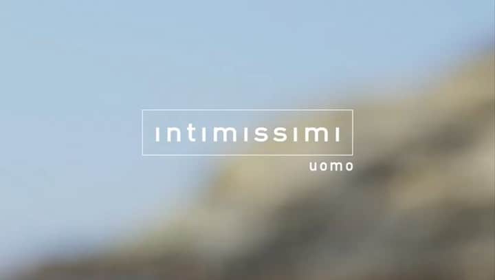 マルコ・ボリエッロのインスタグラム：「Move on and discover. Intimissimi Uomo beachwear collection #intimissimiuomo #AreYouIn #beachwear #AD」